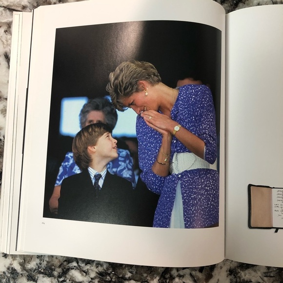 Princess DIANA The Portrait Anniversary Edition Coffee Table Book - Softcover - Picture 9 of 15